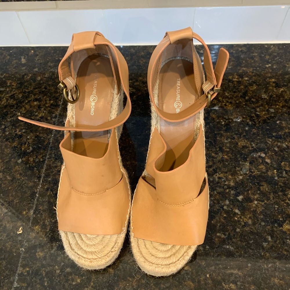 Treasure and Bond Tan Wedges 9.5